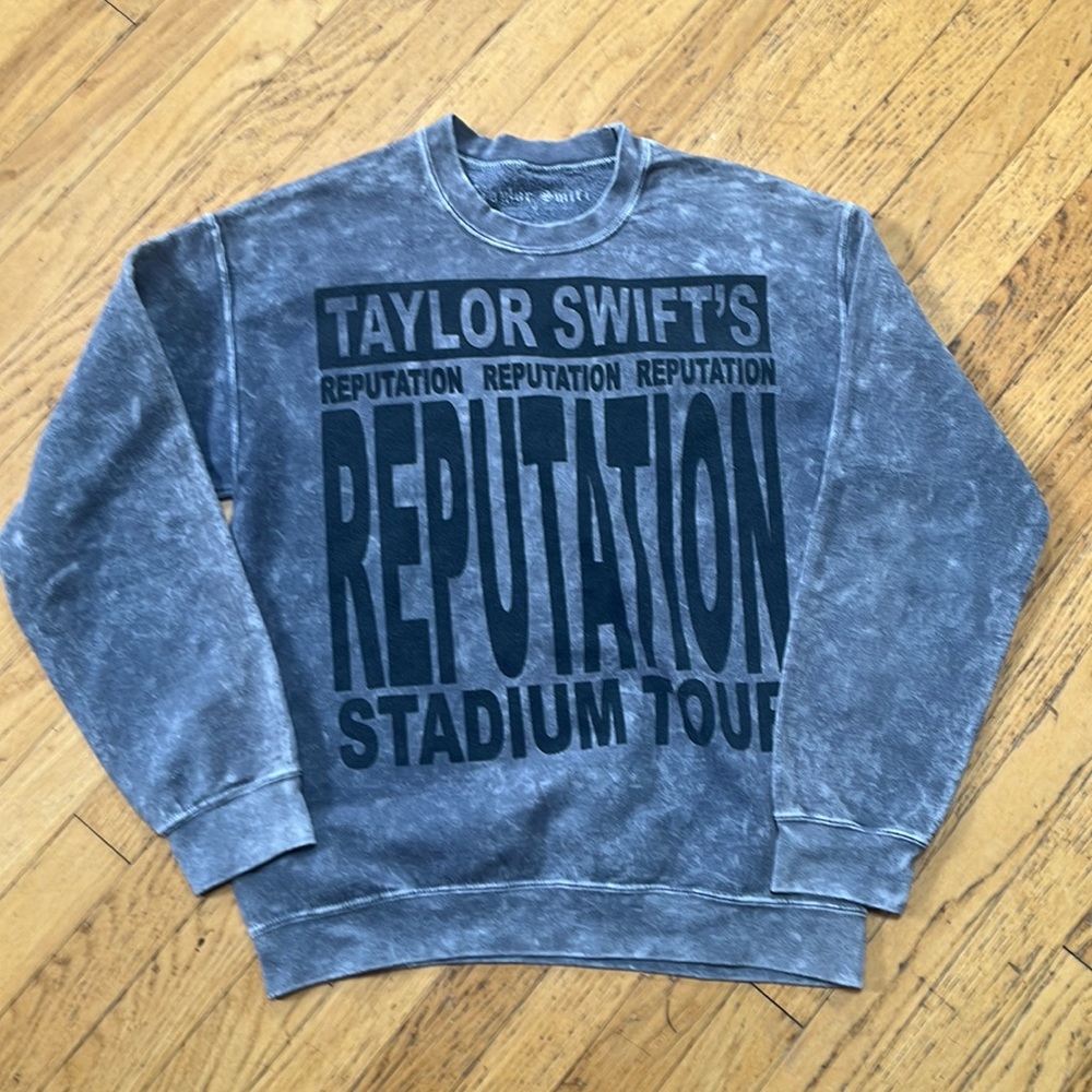 SOLD Taylor Swift Reputation Stone-Washed Crewneck Pullover Sweatshirt